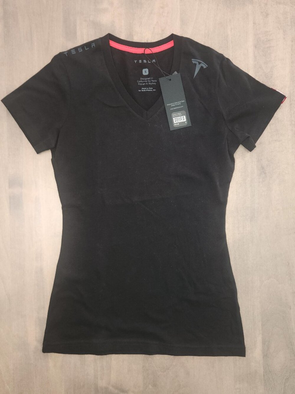NWT Women's Tesla V Neck T-Shirt Black Size Small